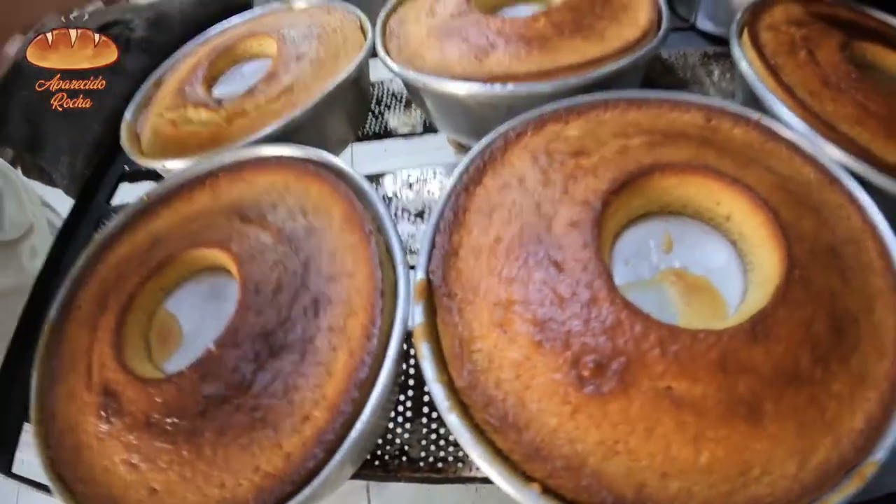 Bolo de leite condensado com cobertura de leite condensado 