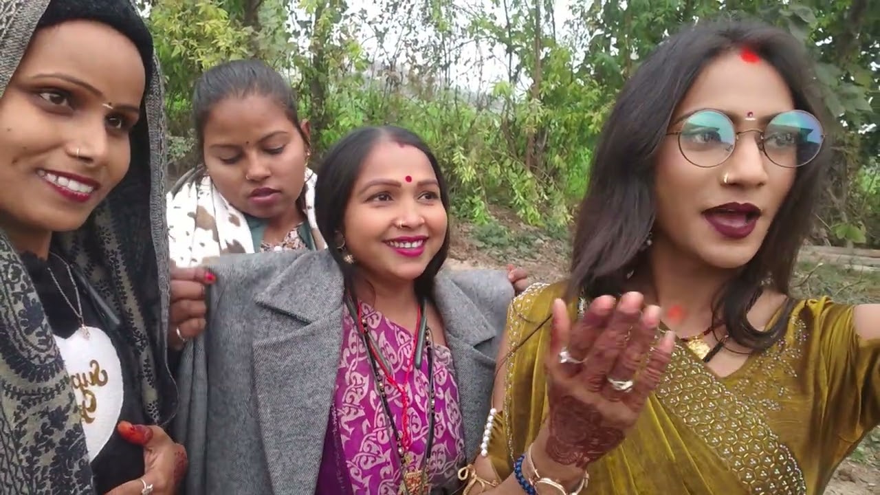 खुशबू रानी और कुसुम जी मंजू मोहनी 🙏🙏