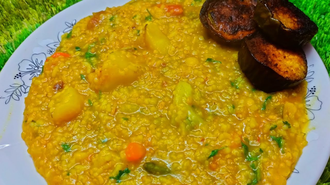 শীতকালীন সবজি ও ডাল দিয়ে পাতলাখিচুড়ি রেসিপি ||Vegetable khichuriRecipe ||সবজি খিচুড়ি