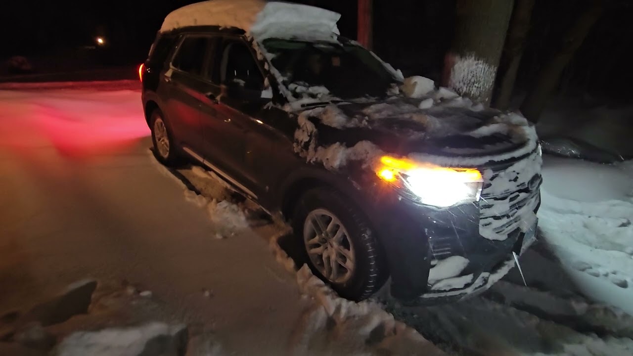 Ford Explorer Active 4WD 2025 года: сцепление с дорогой на снегу