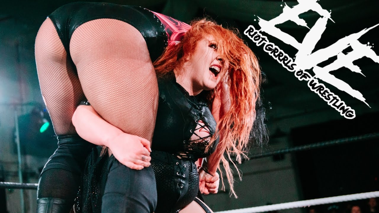 IT'S A FIGHT! Nightshade vs Lucy Sky - EVE Women's wrestling