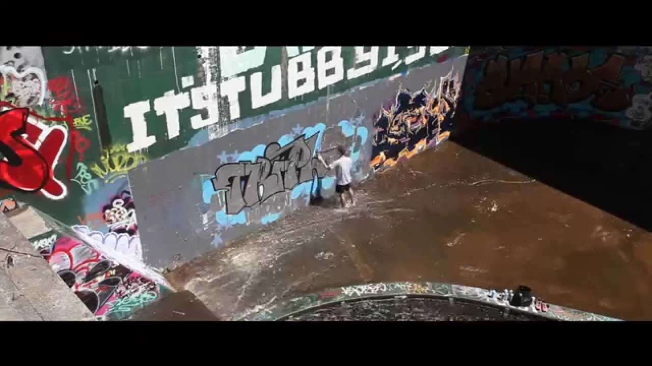 PARACHUTE GUN & GBUS &ndash; SNOWBIRD