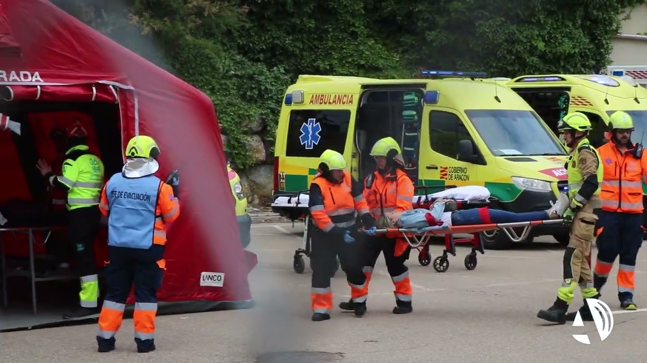Simulacro de la Policía Nacional en el centro comercial Plaza Imperial