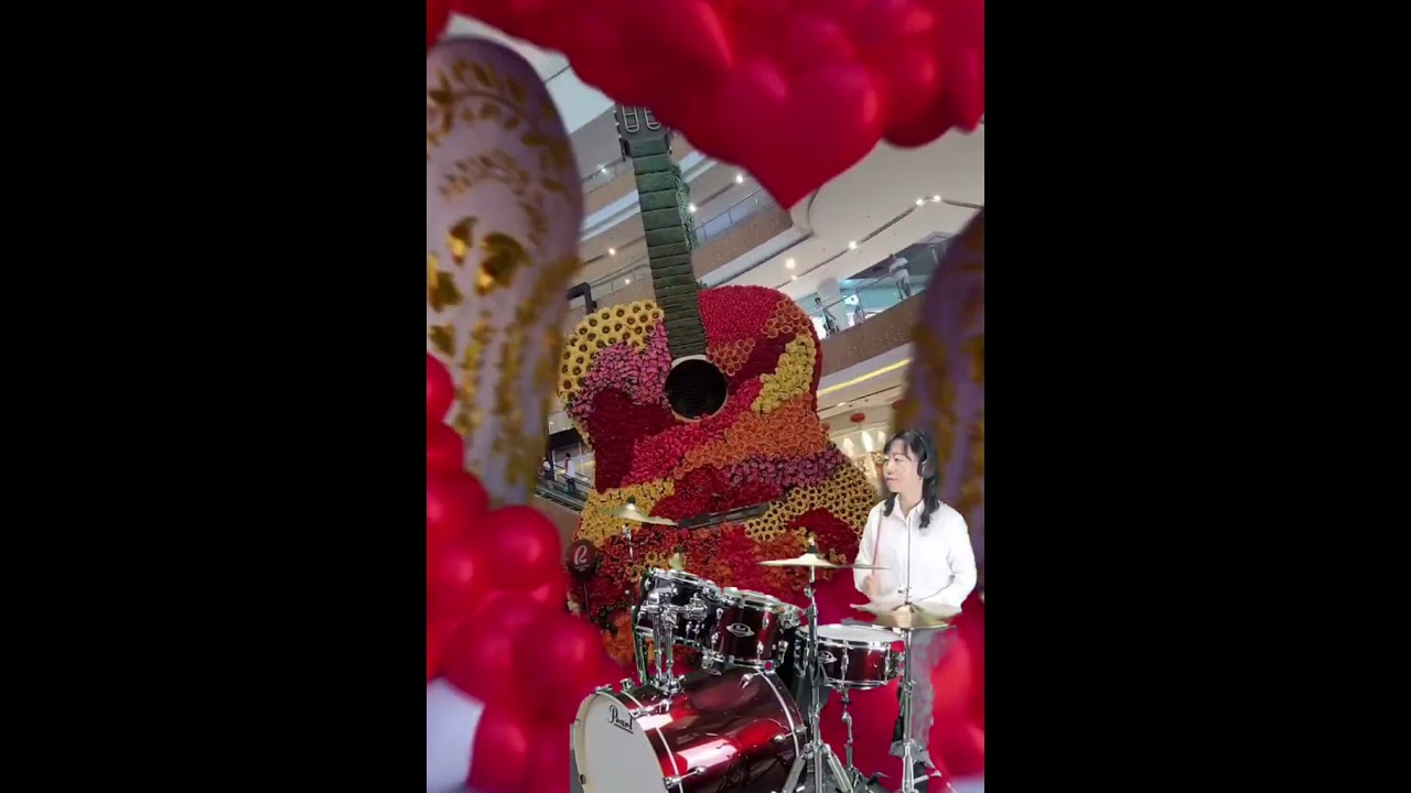 ​라라라(Lalala) - SG워너비 | 드럼으로 들으니까 더 신나는데? (필리핀 세부시티 로빈슨 갤러리아 몰 꽃장식 기타) 🥁