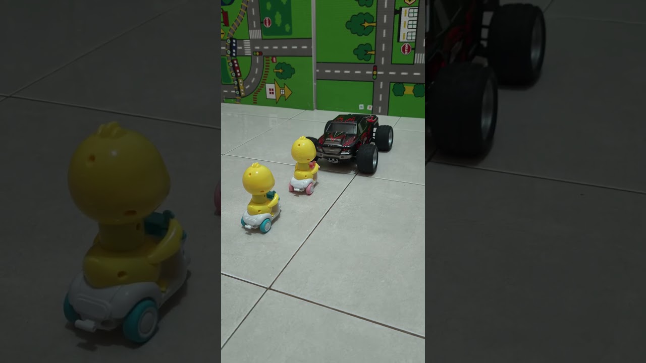Ditabrak mobil