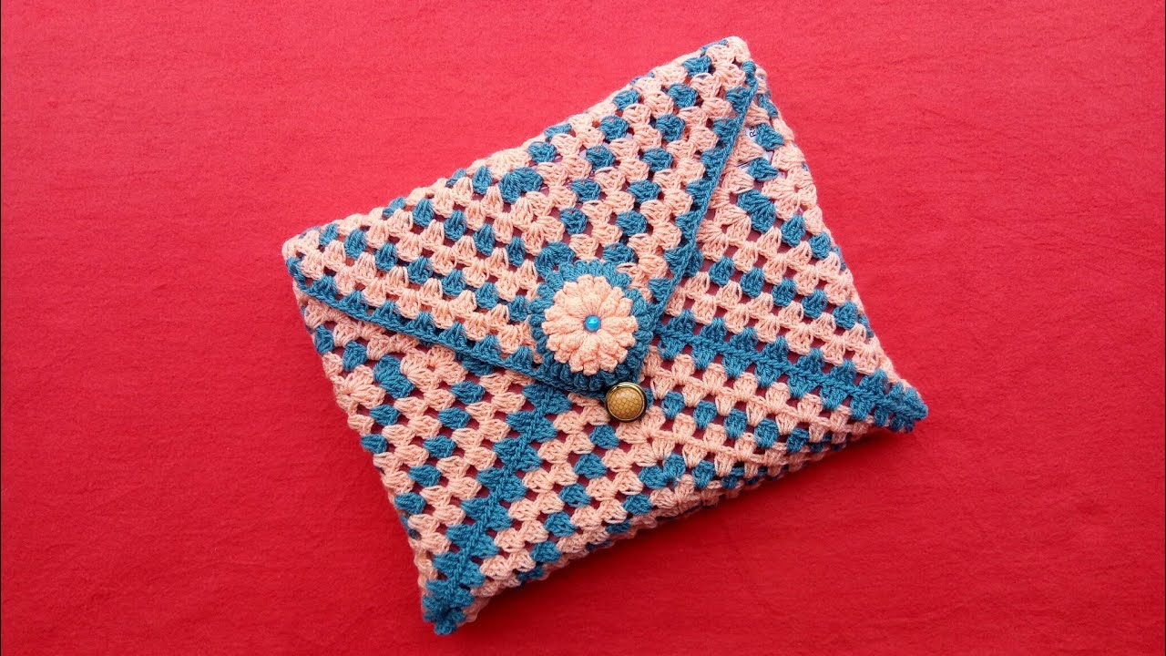 CROCHET: learn how to crochet an easy granny square book case / cover pattern for beginners