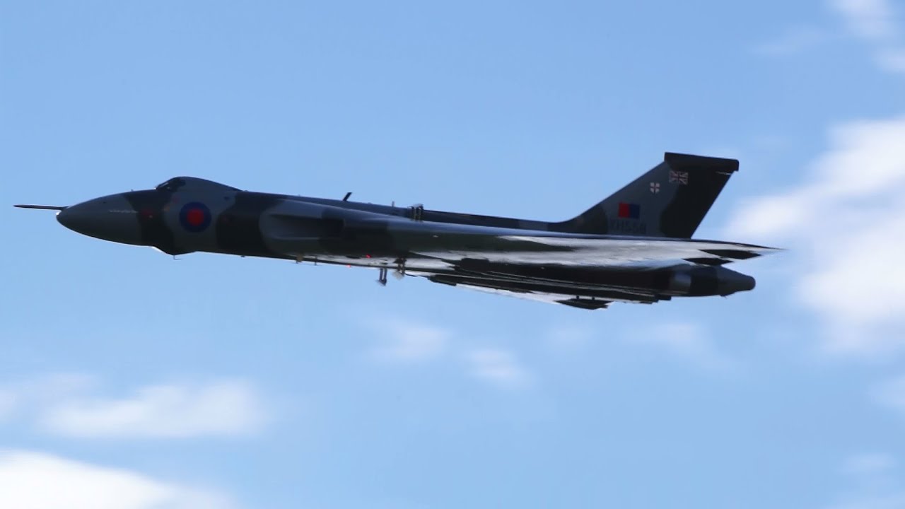 Avro Vulcan XH558 at Wellesbourne 21st June 2015