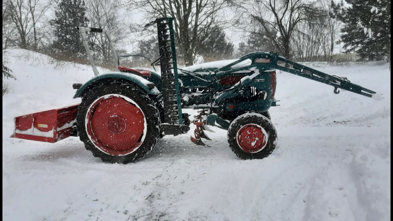 Kaltstart bei -10°C und Schneeschieben mit Hanomag Perfekt 300
