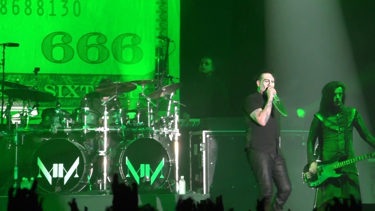 Marilyn Manson LIVE Irresponsible Hate Anthem - Tokyo, Japan 2016