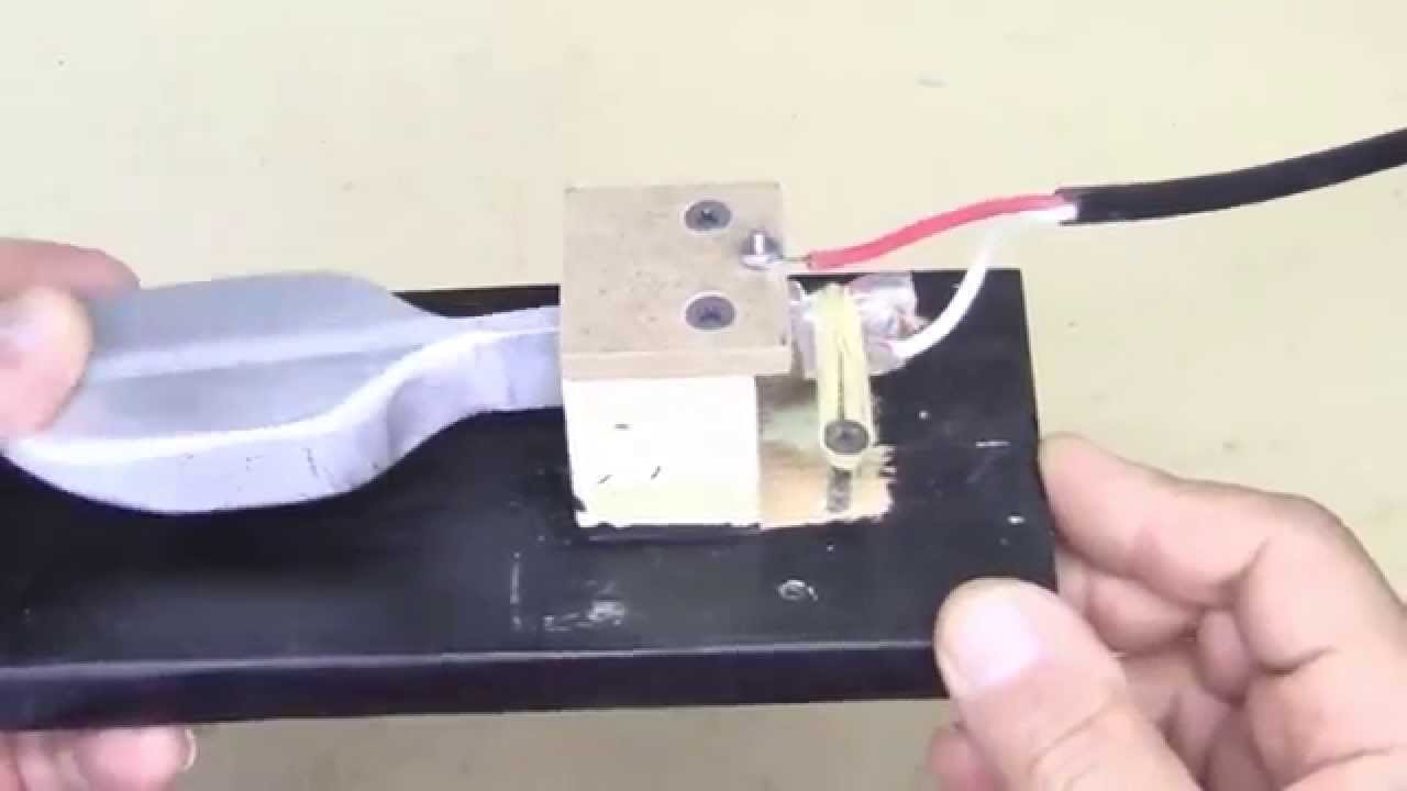 Build the NEW Junkbox Universal Keyboard Sustain Pedal