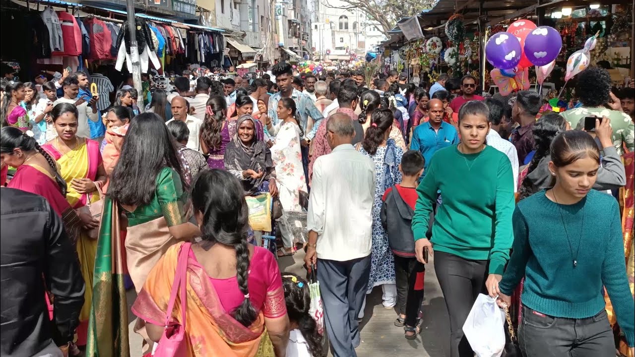 Devoties Crowed For Christmas In St.Mary's Basilica Church Shivajinagar Bangalore 2024 (Part 1)