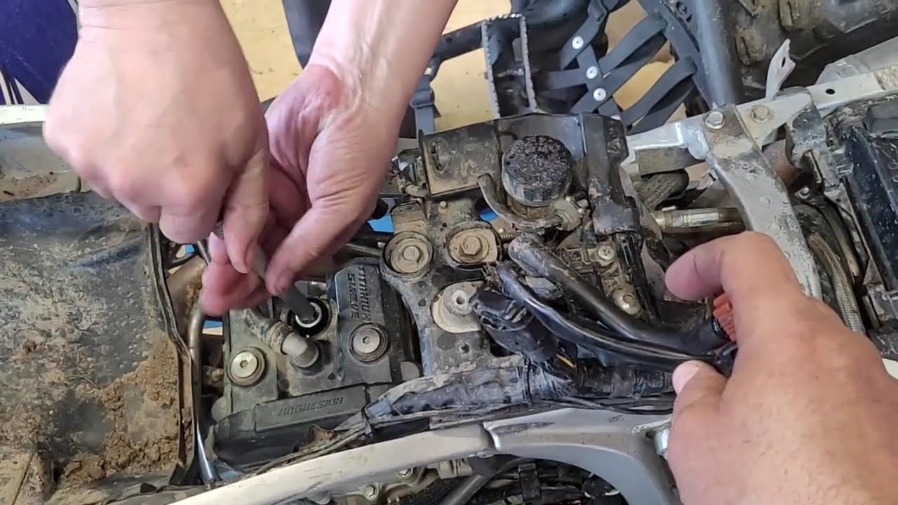 YFZ 450 2014 nejde . A popri nájdená závada o ktorej  majiteľ nevedel.