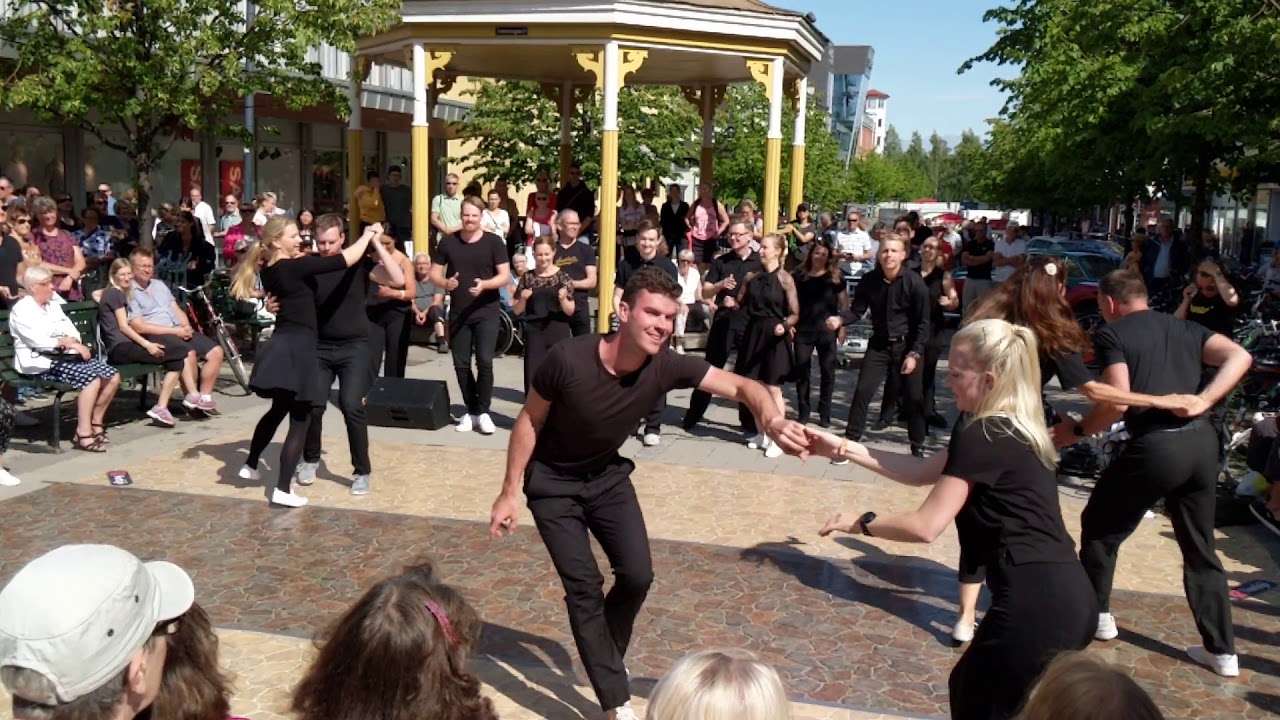 Dansuppvisning Luleå bugg och swing Hamnfestivalen 2019 Lindy hop
