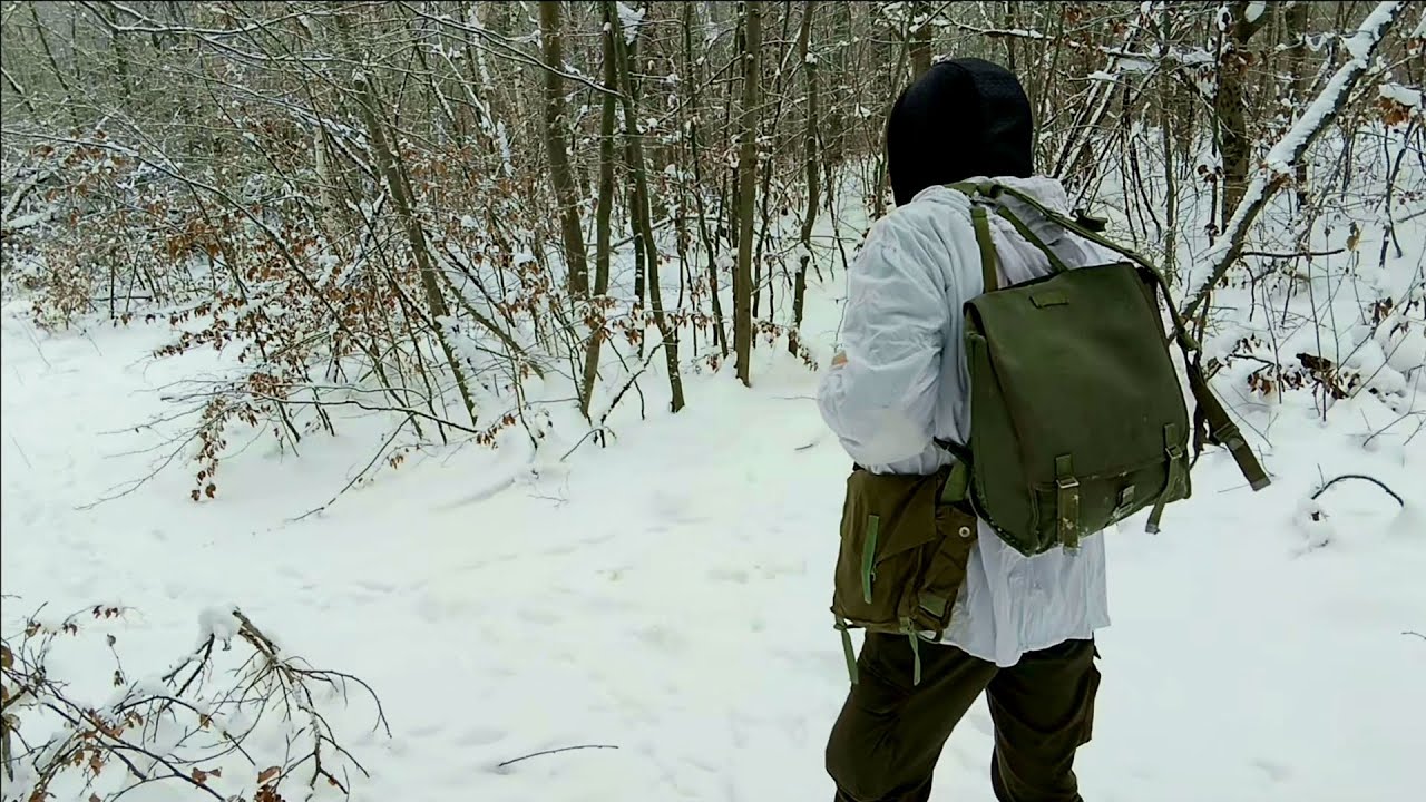 Las pod śniegiem, czyli jak założyć szelki do plecaka-kostki LWP. Polish Army vintage backpack.
