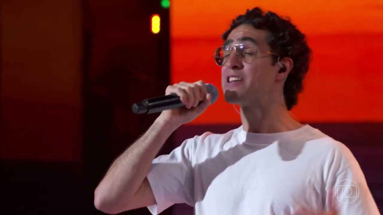 DOMINGÃO COM HUCK| Zeca Veloso canta 'Salvador'
