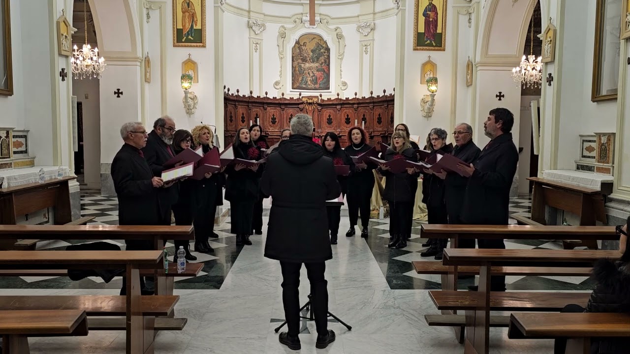 1. Ninna nanna di J. Brahms - Coro Polifonico 