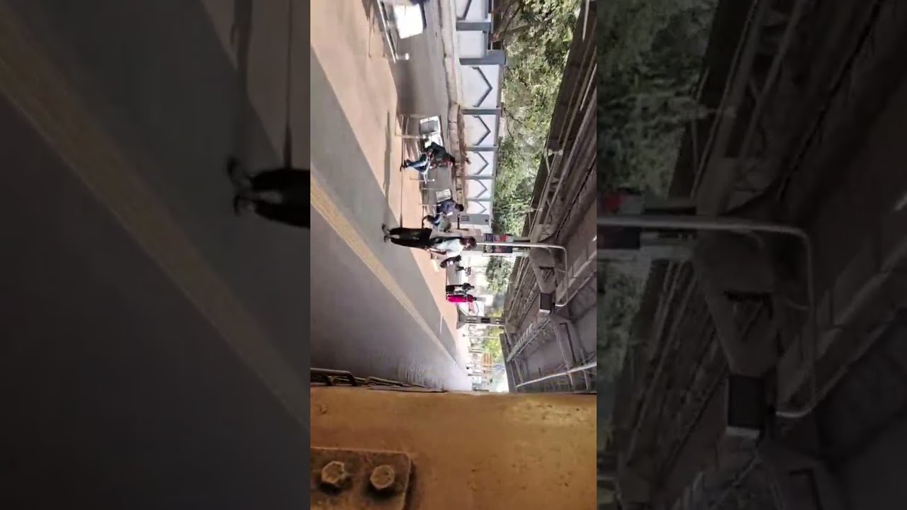 # 12718 రత్నాచల్ ఎక్స్‌ప్రెస్ Arrival & Departure from Samarlakota junction.