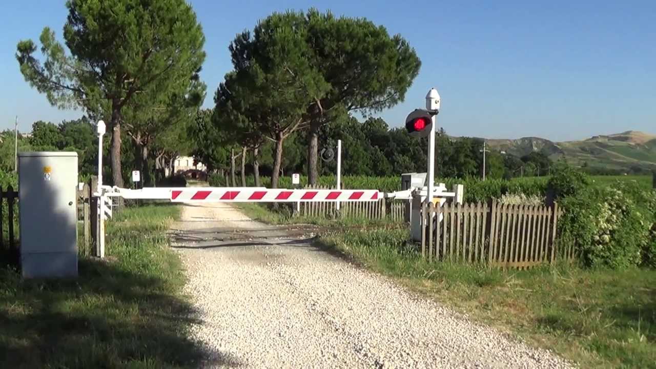 Passaggio a livello della villa 