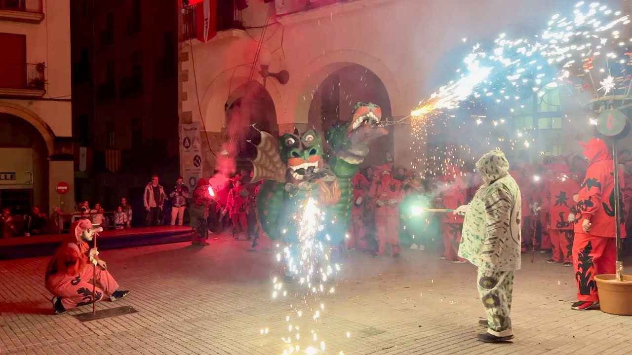 CORREFOC DE SANTA ÚRSULA - Correfoc - Versots Satírics i Baixada de l'Arcàngel - Episodi nº 2