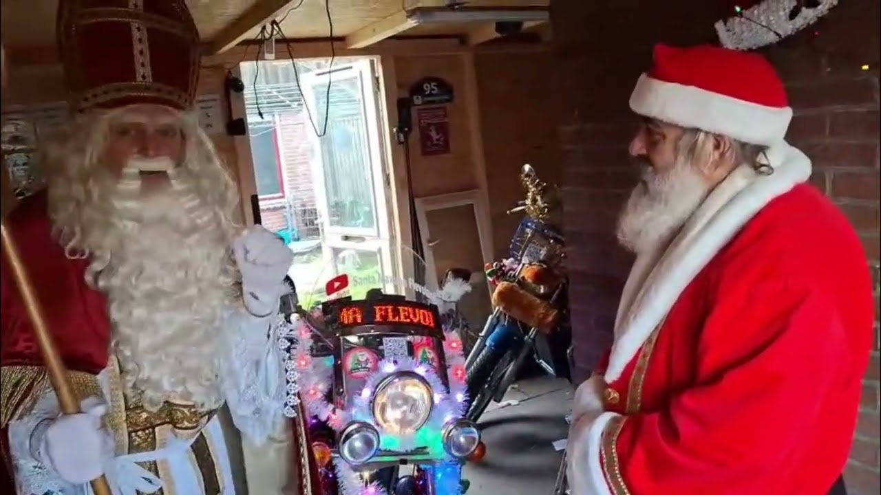 SINTERKLAAS KOMT LANGS BIJ SANTA MAXIMA
