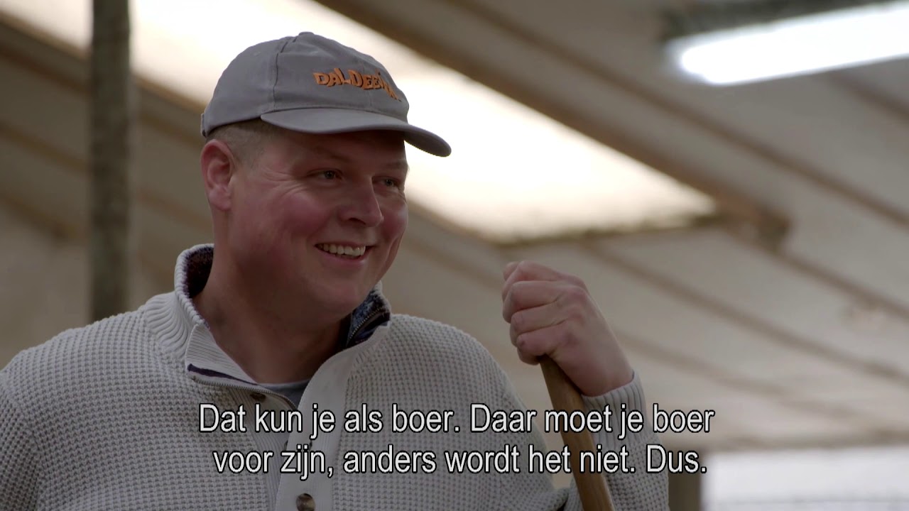 Fragment Onze Boerderij: zonnepanelen, melkveehouderij, stoppen bedrijf