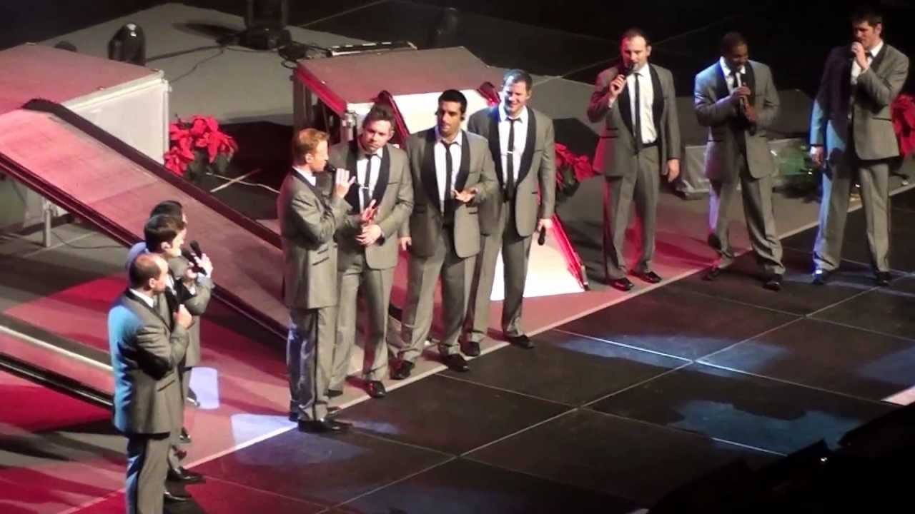 Straight No Chaser - The Chipmunk Song 