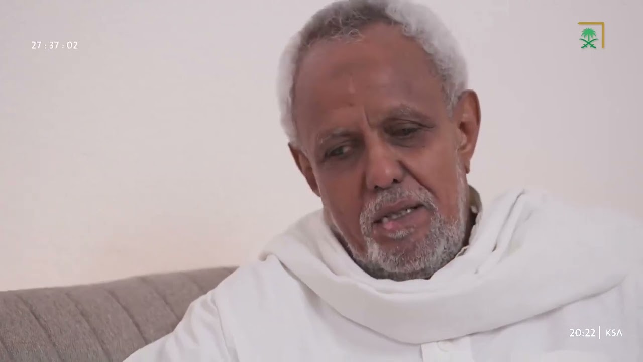 عبدالله إدريس يُهدي مبلغ 50 ألف ريال لموسى؛ لوفائه وإخلاصه