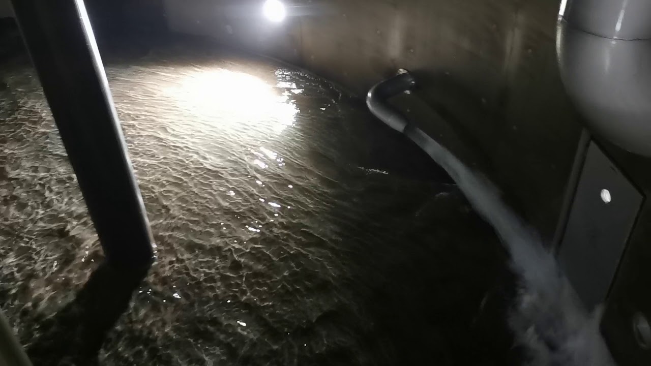 Trinkwasser Hochbeh&auml;lter nach Reinigung anf&uuml;llen...