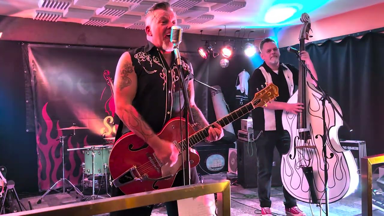 The STRIKE KINGS +++ Live over Iserlohn +++ Under Vultures