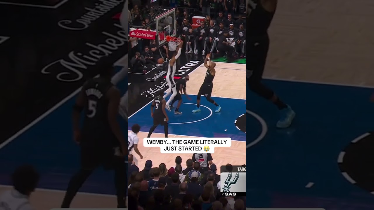 Wemby already secures a pair of alley-oop jams 👽
