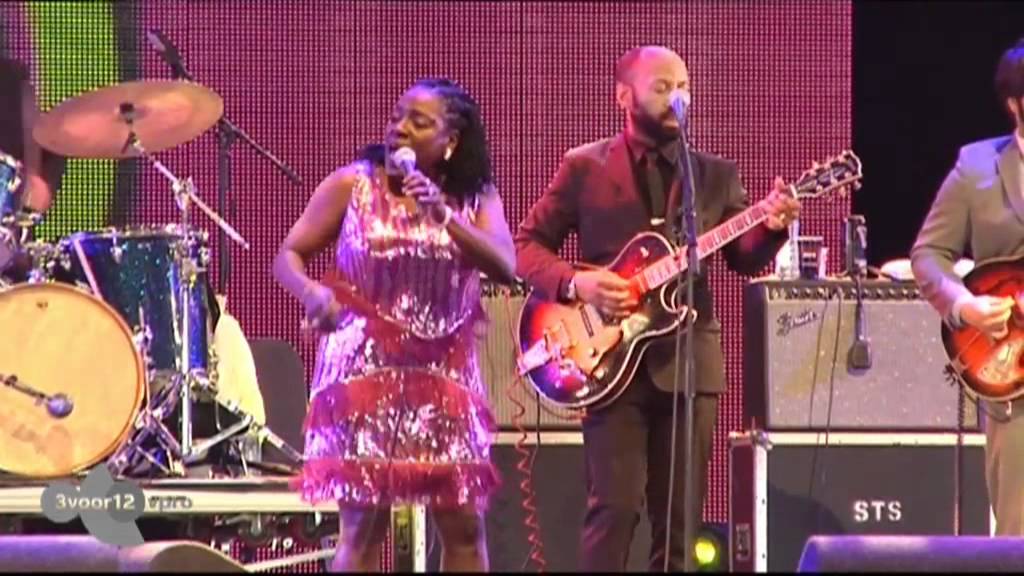 Sharon Jones & The Dap Kings - I Learned The Hard Way Live Op Pinkpop 2012