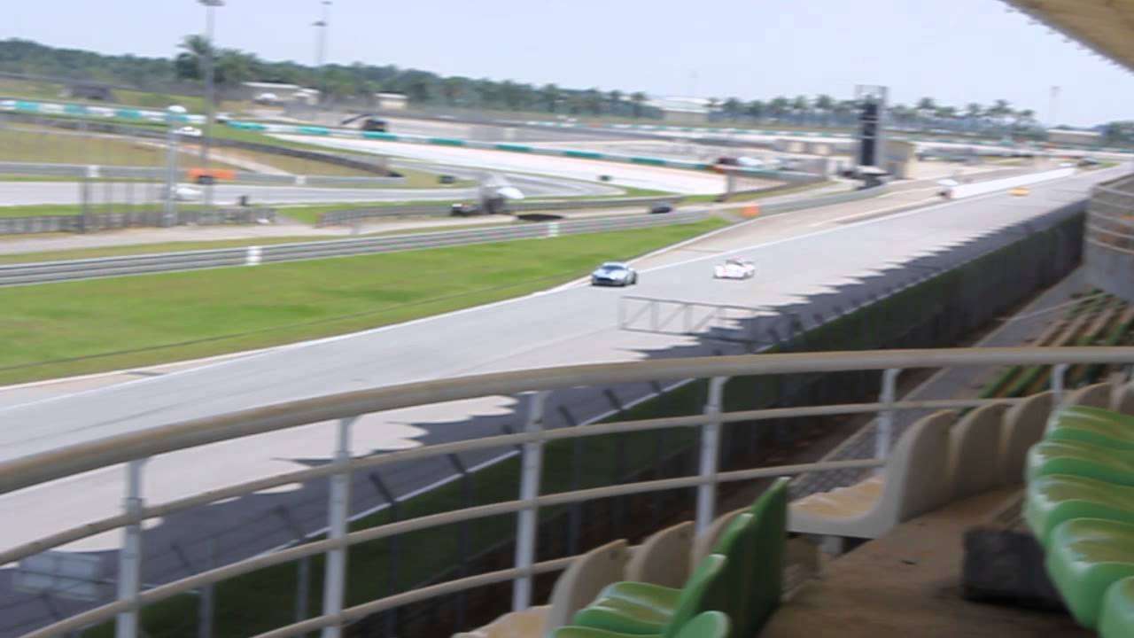 Radical SR8 vs. V8 Vantage N24