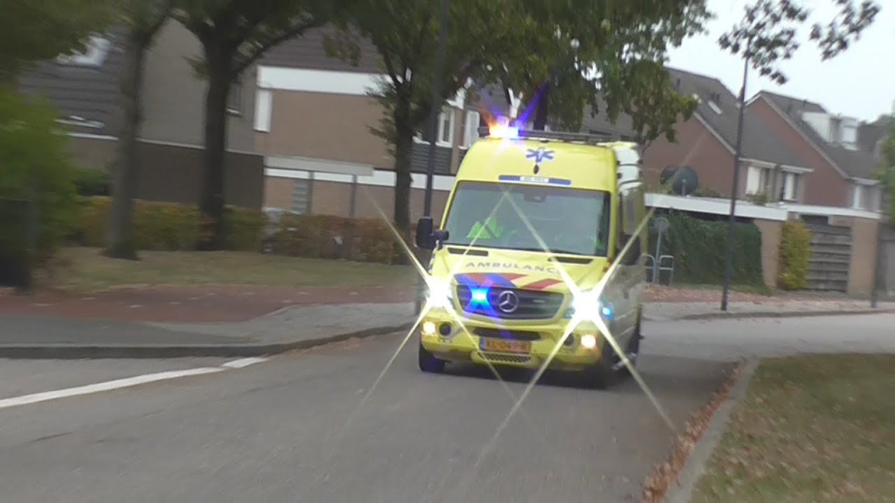 [LUCHTHOORN] Ambulances Twente met spoed bij het ZGT in Almelo!
