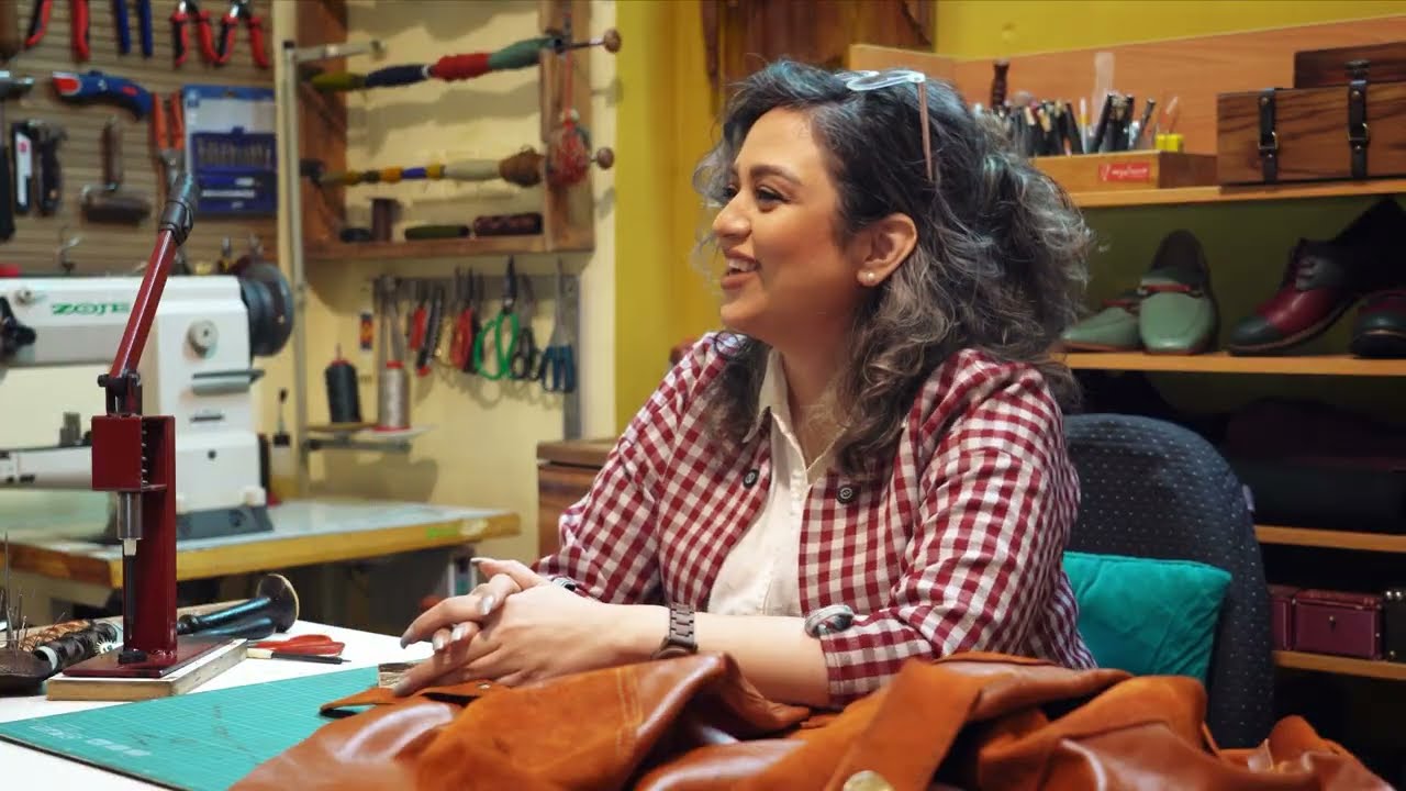 پاییز، چرم، و دستانی که روایت می‌سازند،شامیلا مهرانی Autumn,Leather,and the Hands That Tell Stories
