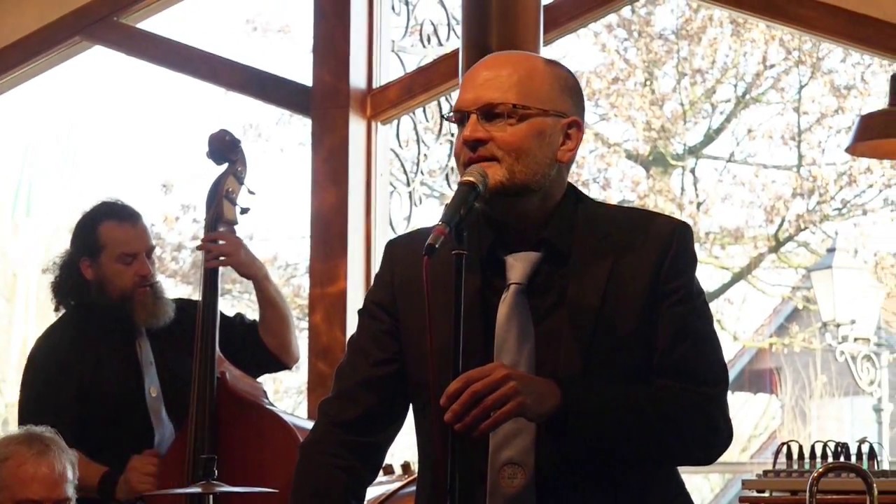 New Orleans Jazz Band of Cologne plays "I'll fly away"