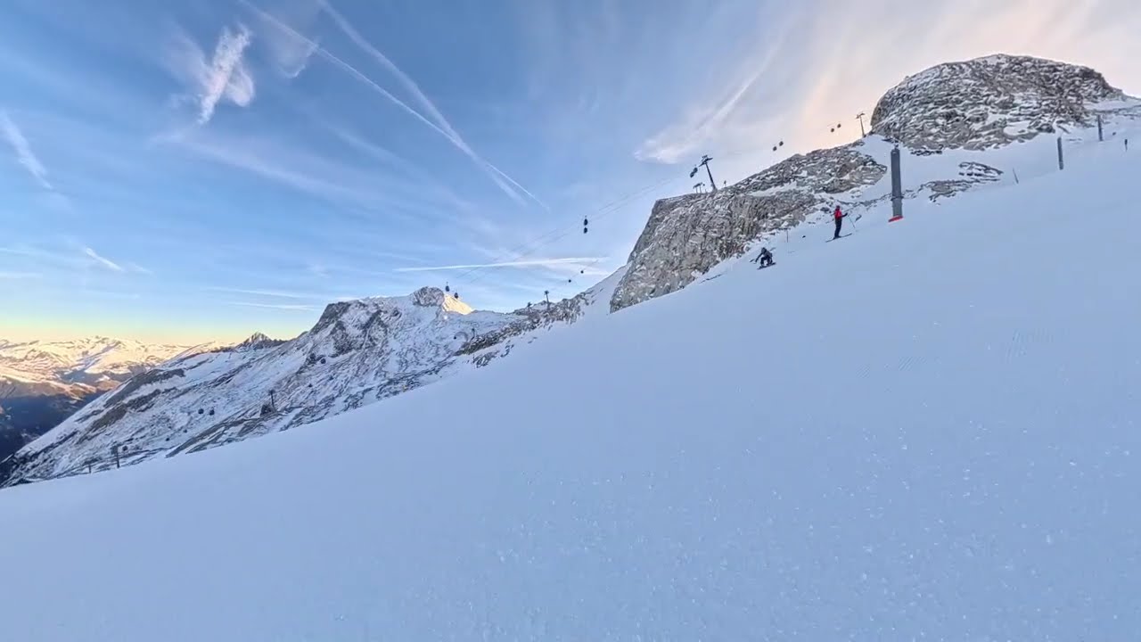Entspannte Ski-Abfahrt an der Gefrorenen Wand – Sonnenschein am Hintertuxer Gletscher