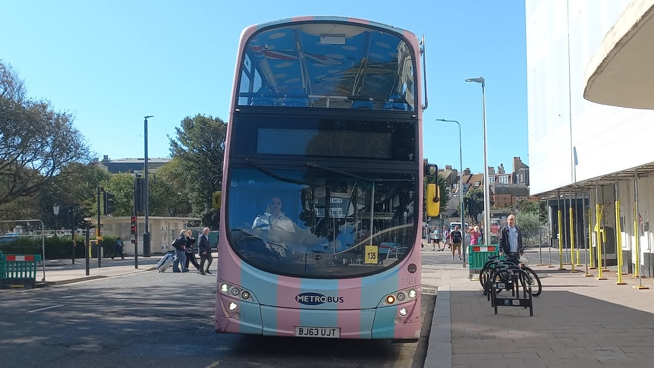 FRV | Route 273 | Old Steine - Crawley Bus Station | 6911 - BJ63 UJT