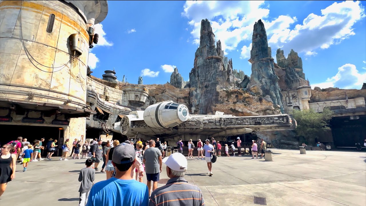 Star Wars Galaxy's Edge 2023 Long Walkthrough w/ Shops in 4K | Disney's Hollywood Studios July 2023