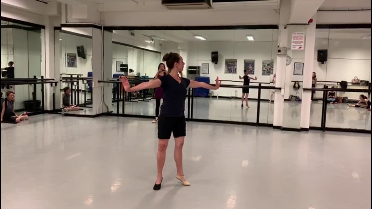 How To Learn Tours Chaînés (Déboulés): ballet tutorial (adv. beginner)
