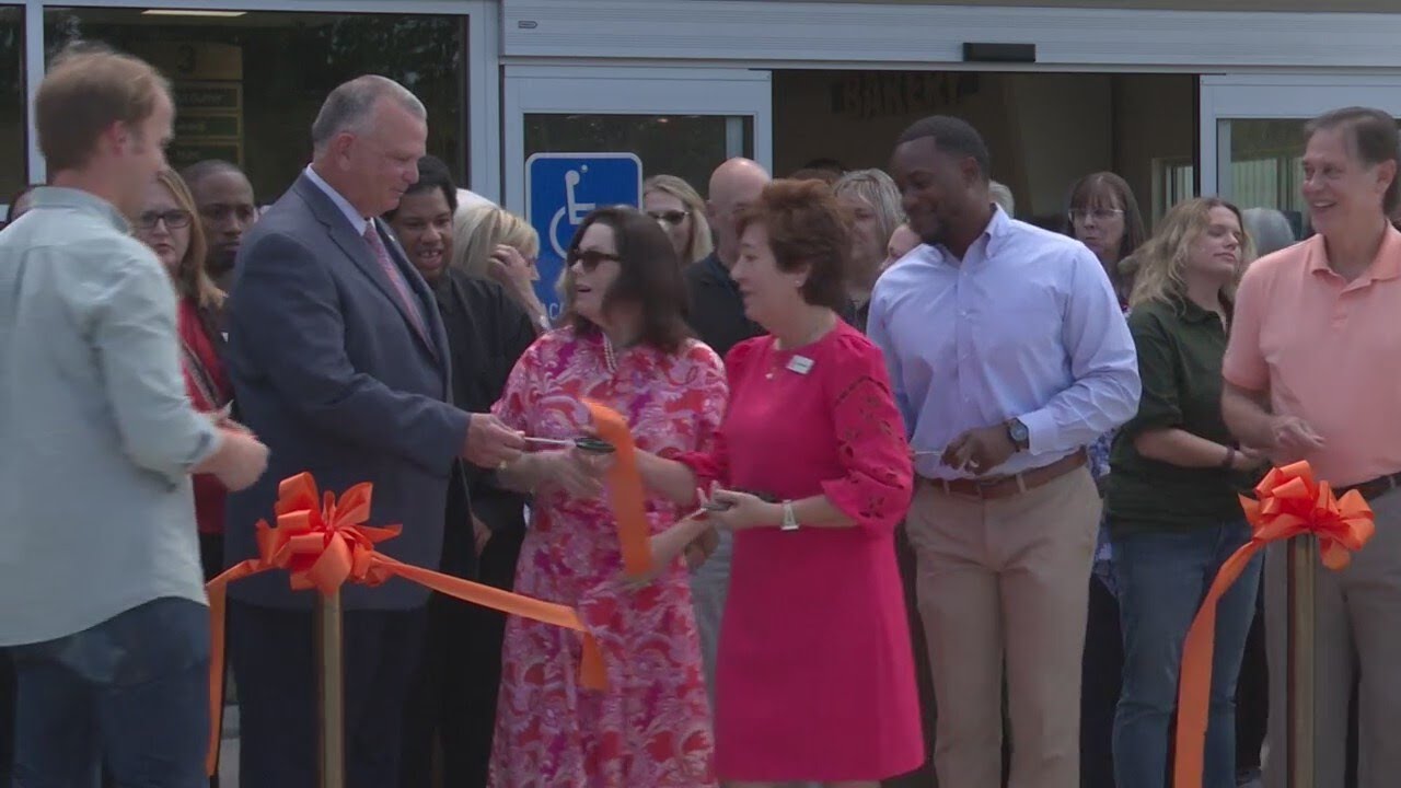 Ribbon cutting for new food distribution center