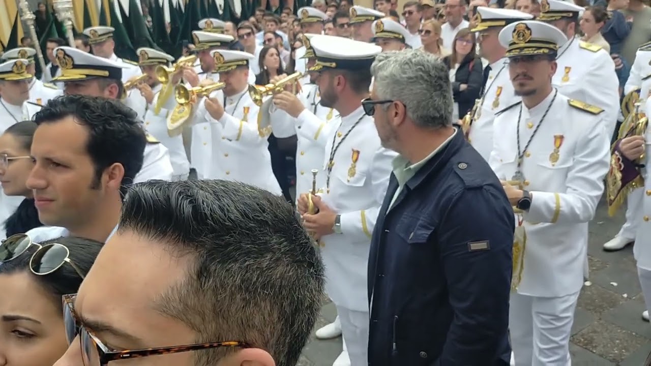 Impresionante,Tres Caídas de Triana, disfrutando de la Semana Santa