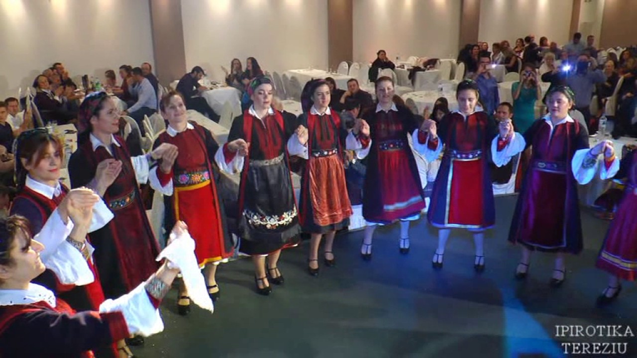 Ελενάκι και χορός στα Τρία...Χορευτικό Διβριωτών Β/Ηπείρου
