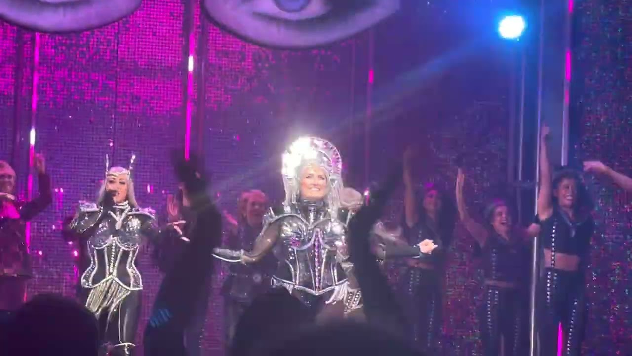 Cher show (New theatre)
