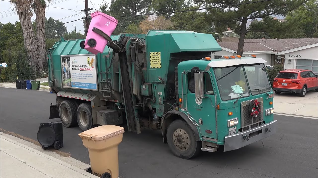 Huge Garbage Truck Compilation 
