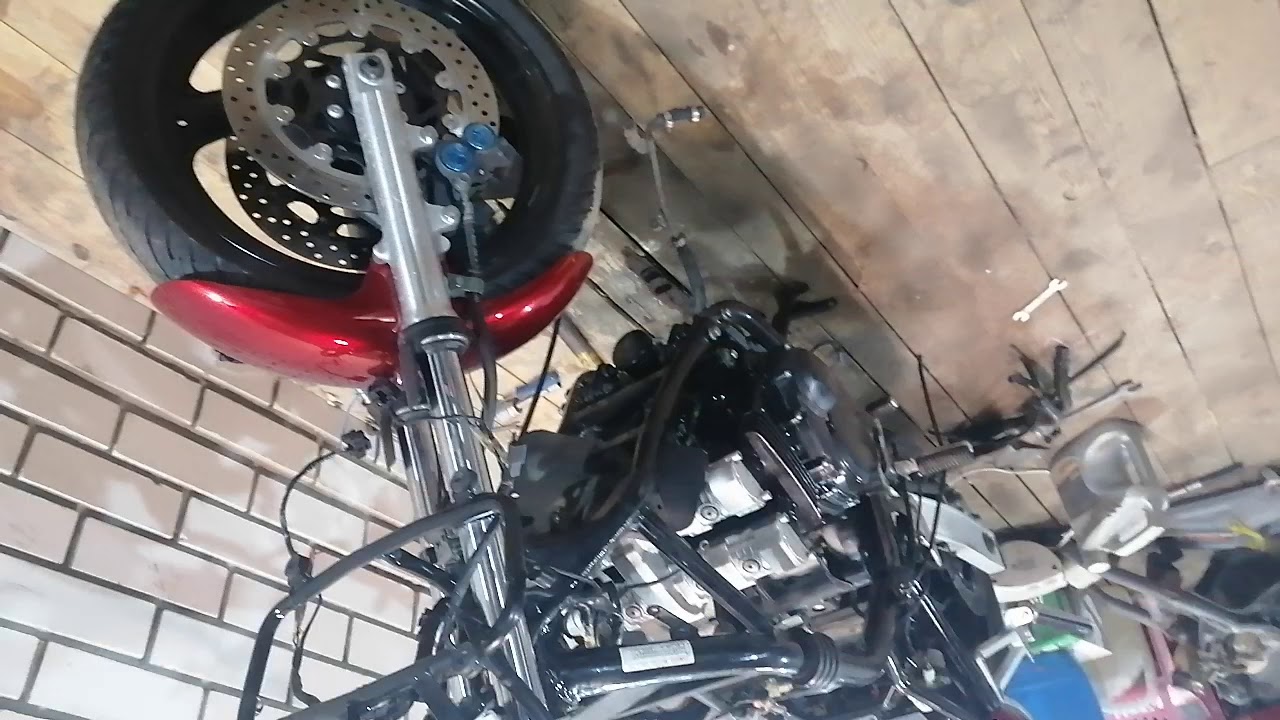 Снятие двигателя  Yamaha fz 400.fzs 600.