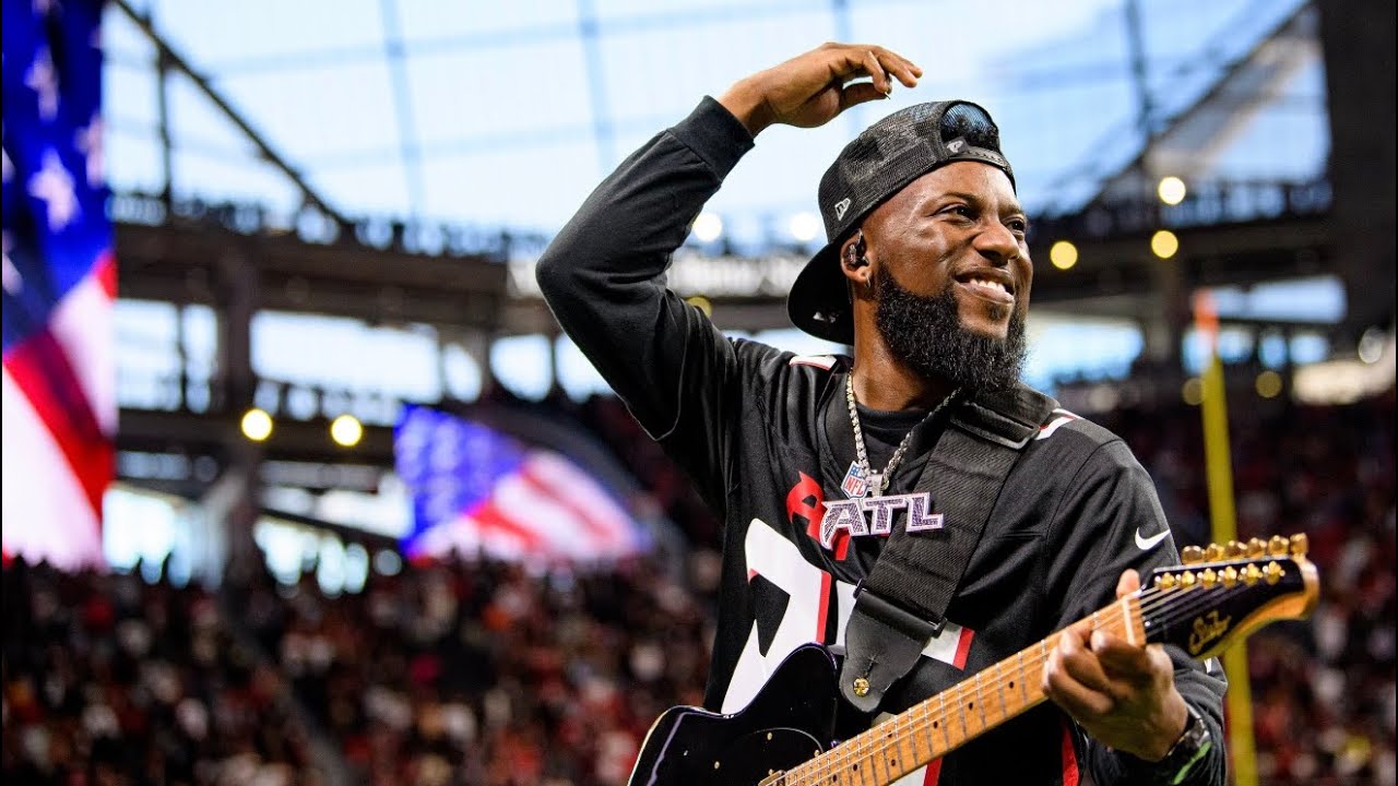 Chavis Flagg shreds the National Anthem for the Atlanta Falcons vs Saints (1/4/26)