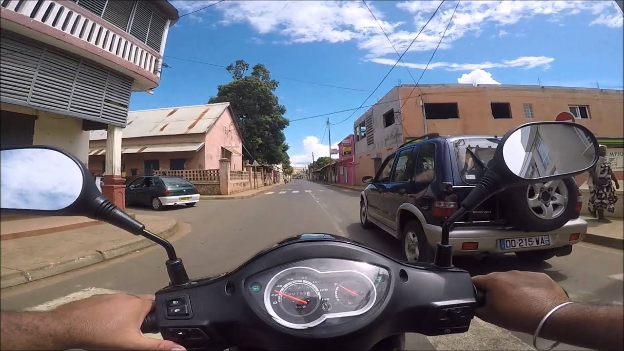 On the road again Nosy Be en scooter