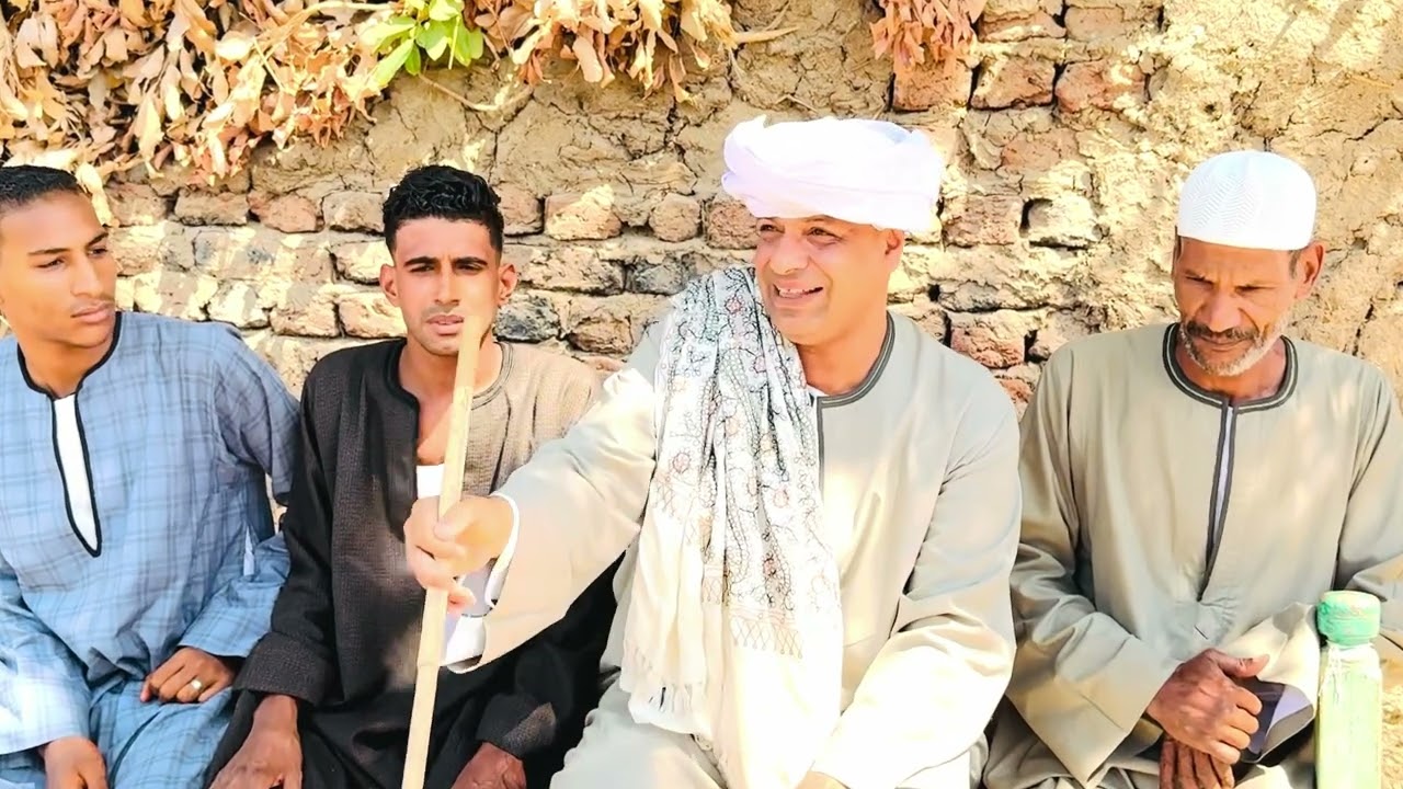 الحاج الضوى خالته ماتت واخد العزاء على المقابر 😂😂😂😂