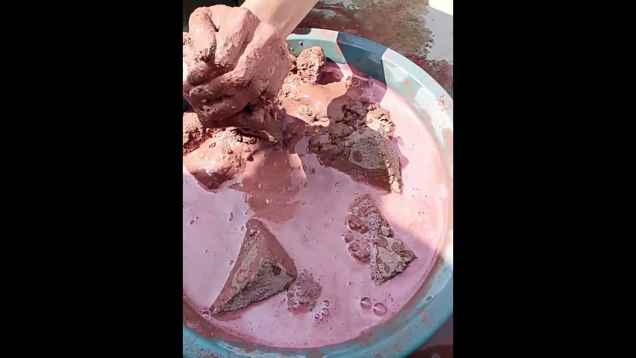 #dipping #sandmentcrushing #crunchycrumbles #oddlysatisfying sand texture crunchy dipping crumbling 