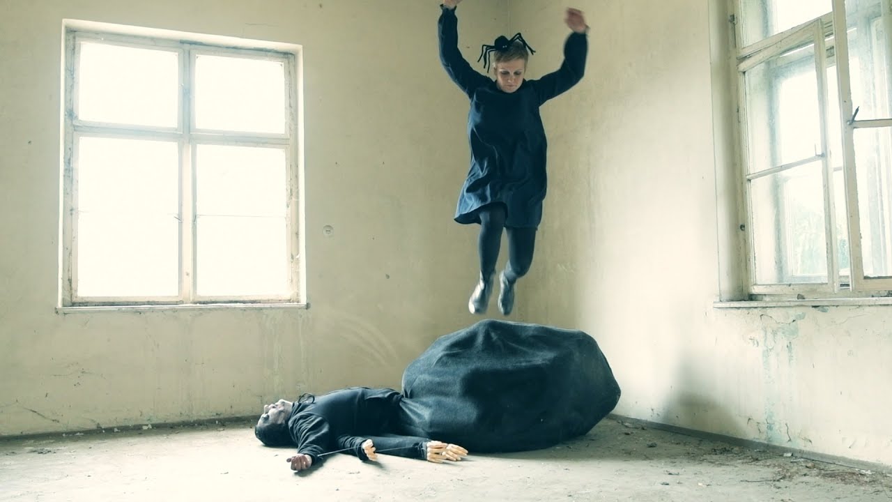 LOVE GOD CHAOS - Ostgold